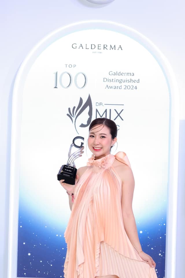 แพทย์ผู้เชี่ยวชาญ Dr.Mix Clinic